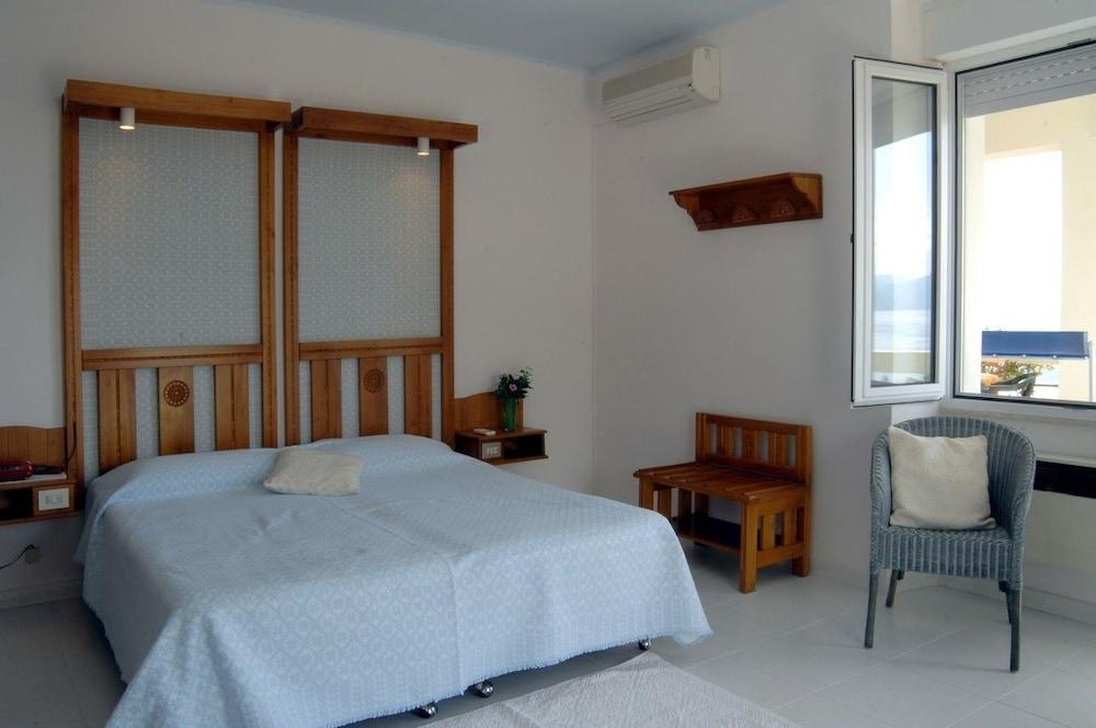 Albergo Miramare Cala Gonone Eksteriør bilde