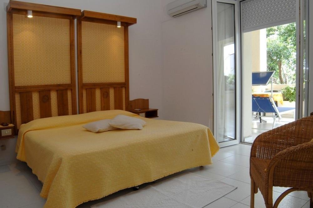 Albergo Miramare Cala Gonone Eksteriør bilde
